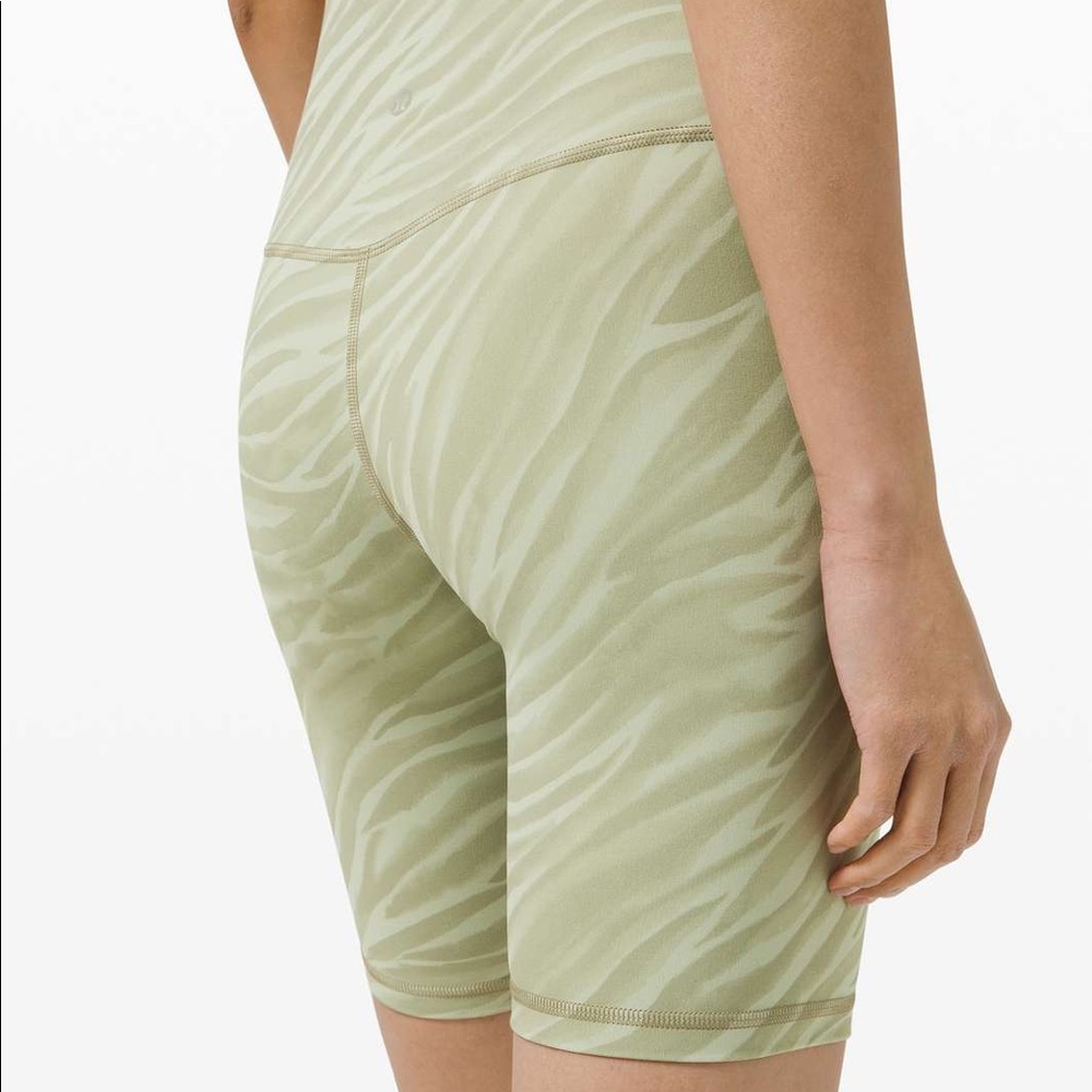 Lululemon Align Short 8" Le Tigre Camo Green Fern Multi